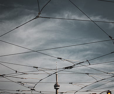 agulha do espaço, seattle, cinzento, Canadá, toronto, linhas de energia, dispositivo elétrico, cabo, conector, construção, céu, flora, grama, plantar, nuvens, azul, arquitetura, cidade, unsplash, fio, visão de baixo ângulo, eletricidade, nuvem - céu, linha de energia, fonte de energia, conexão, tecnologia, ninguém, geração de combustível e energia, natureza, equipamento de iluminação, dia, ao ar livre, pilão de eletricidade, complexidade, pássaro, crepúsculo, bando de pássaros, 4K, CC0, domínio público, royalty free