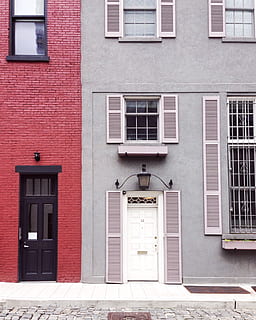 pintu putih tertutup, dekorasi rumah, jendela, tirai, rana, pintu, naungan jendela, 48 washington mews, Amerika Serikat, new york, linen, bata, dinding, lentera, lampu, juri, tali, jendela gambar, lingkungan, bangunan, urban, struktur yang dibangun, Arsitektur, eksterior bangunan, distrik perumahan, tidak ada orang, hari, rumah, Tutup, di luar rumah, kota, jalan masuk, keamanan, fasad, perlindungan, alam, bingkai jendela, 2K, CC0, domain publik, bebas royalti