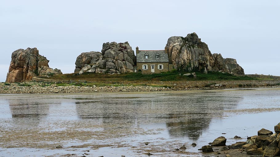 plougrescant, castel, mn, bretaña, mar, casa de rock, costaner, França, aigua, naturalesa, cel, arquitectura, reflexió, història, sòlid, destinacions de viatge, el passat, estructura construïda, rock, dia, rock - object, cap gent, terra, exterior de l'edifici, davant del mar, edifici, a l'aire lliure, abadia, 5K