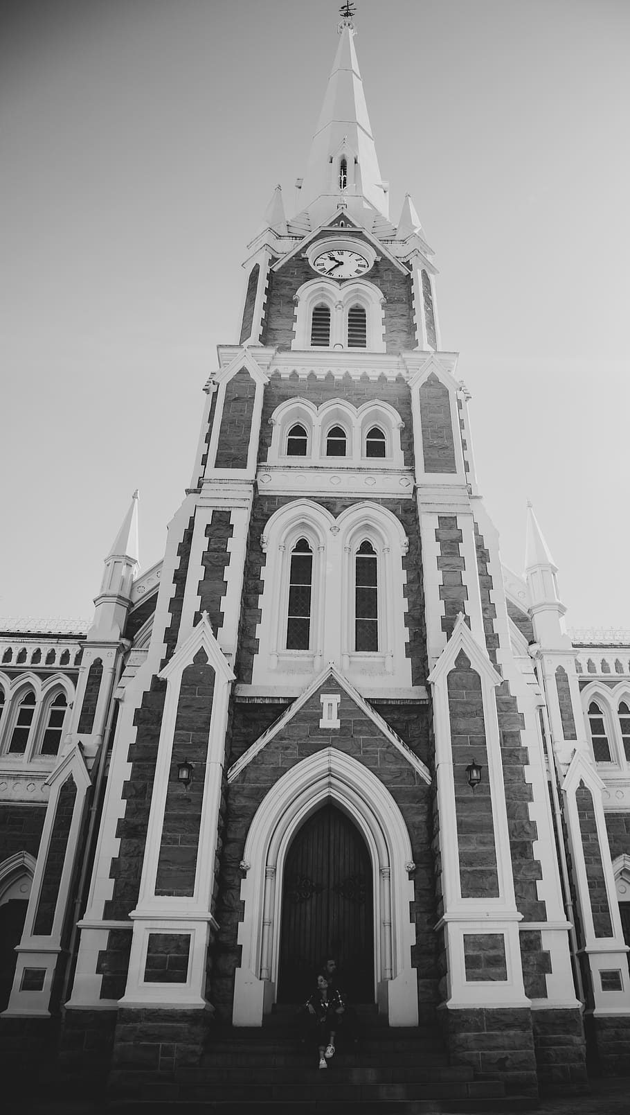 campanile, guglia, architettura, Torre, costruzione, persona, umano, Torre dell'orologio, Chiesa, urbano, Cattedrale, città, cittadina, Quartiere, Torre campanaria, arco, arcuato, città universitaria, pedone, centro, esterno dell'edificio, struttura costruita, religione, spiritualità, luogo di culto, credenza, Inquadratura dal basso, cielo, facciata, destinazioni di viaggio, giorno, il passato, natura, stile gotico, 5K
