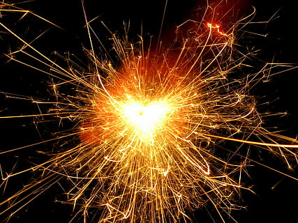 Berlin, Deutschland, beleuchtet, Nacht-, Feier, Bewegung, glühend, Langzeitbelichtung, Feuerwerk, Verbrennung, Veranstaltung, keine Leute, Funken, Kunst, Kultur und Unterhaltung, Bewegungsunschärfe, Wunderkerze, Natur, Feuerwerk - künstliches Objekt, explodiert, Feuer - natürliches Phänomen, Feuer, draußen, Licht, 2K, CC0, gemeinfrei, lizenzfrei