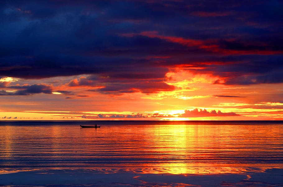 Ozean, golden, Stunde, hinterleuchtet, Strand, dunkle Wolken, Dämmerung, Abend, Himmel, Horizont, Landschaft, Natur, Reflexion, szenisch, Meer, seelandschaft, Sommer-, Sonne, Sonnenstrahl, Sonnenuntergang, Wasser, wolke - himmel, Szenen - Natur, Schönheit in der Natur, ruhige Szene, Ruhe, orange Farbe, keine Leute, Dramatischer Himmel, idyllisch, draußen, Sonnenlicht, 5K