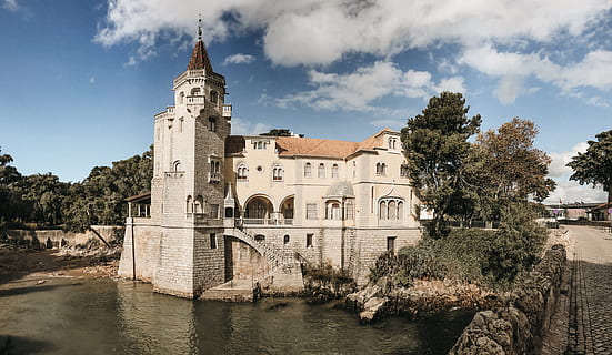 edifici prop del llac, arquitectura, edifici, torre, arbre, exterior de l'edifici, estructura construïda, aigua, planta, naturalesa, riu, història, el passat, cel, destinacions de viatge, dia, viatjar, ciutat, turisme, lloc de culte, a l'aire lliure, 5K, CC0, domini públic, lliure de regalies