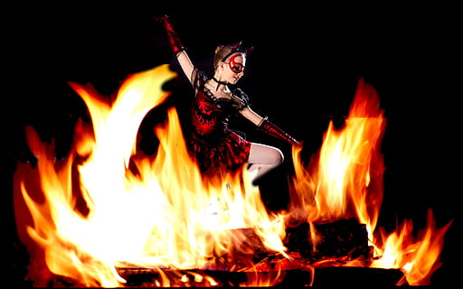 diable, foc, dansa, ballet, celebració, fosc, gent, flama, taronja, calor, dones, cremant, foc - fenomen natural, calor - temperatura, naturalesa, nit, material de fusta, moviment, una persona, registre, color taronja, comunicació, signe, fusta, adult, vermell, 4K, CC0, domini públic, lliure de regalies