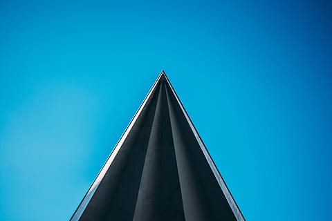 triangular, forma, Preto, ilustração, triângulo, cone, barraca, Berlim, concreto, arquitetura, campanário, pináculo, construção, torre, homem Morcego, folha, plantar, coupe, veículo, automóvel, transporte, carro, carro esportivo, monumento, azul, visão de baixo ângulo, céu limpo, céu, estrutura construída, forma triangular, copie o espaço, ninguém, exterior do edifício, dia, moderno, natureza, forma geométrica, alto - alto, desenhar, cidade, ao ar livre, exterior do prédio de escritórios, arranha-céu, fundo azul, 5K, CC0, domínio público, royalty free