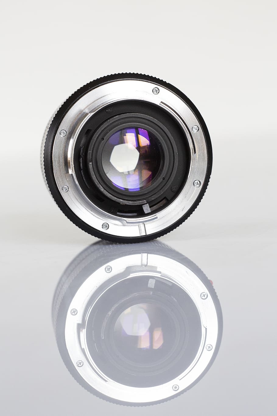 gris, negre, lent de la càmera, electrònica, Alemanya, erlangen, càmera, tecnologia, temes de fotografia, càmera - equip fotogràfic, lent - instrument òptic, cercle, forma geomètrica, a l'interior, equip fotogràfic, primer pla, tir de l'estudi, forma, sol objecte, natura morta, equipament, fons blanc, reflexió, tallar, cap gent, càmera digital, 5K