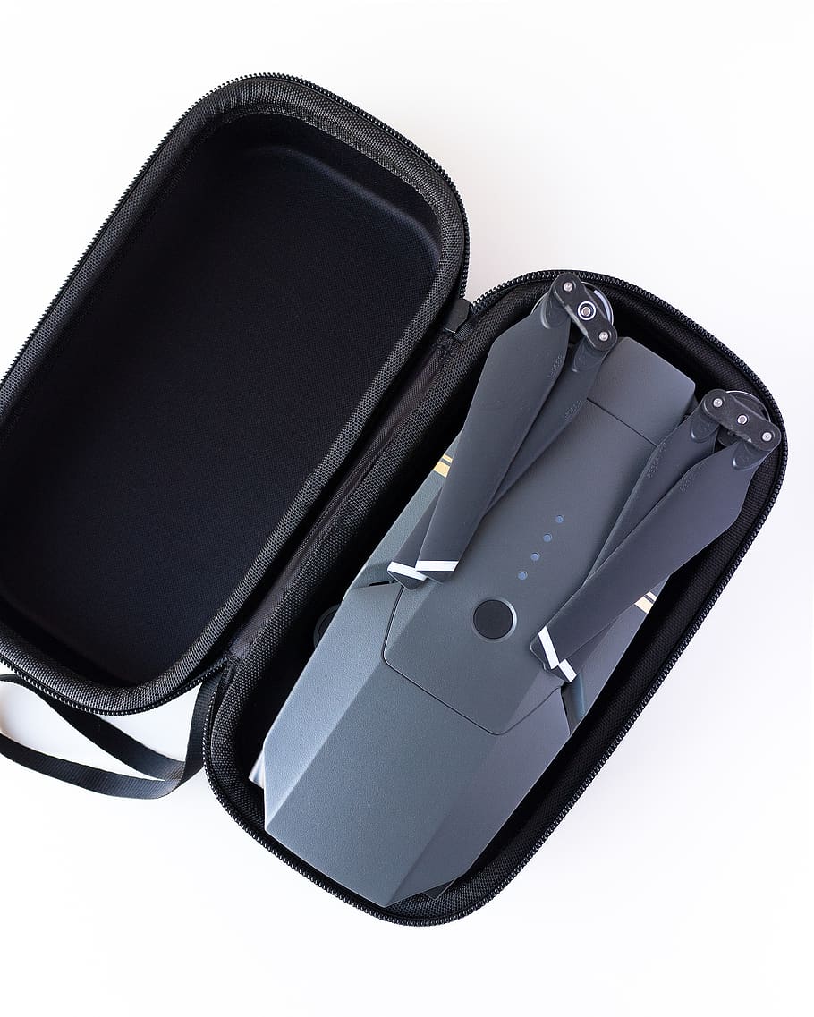 drone quadcopter gris, electrònica, maquinari, ratolí, ordinador, cas, dji, mavic pro, flatlay, drone, equip de fotografia, fotografia, mínim, telèfon, gris, pedal, adaptador, tapa de lent, estora, corretja, telèfon mòbil, fons blanc, tir de l'estudi, natura morta, a l'interior, cap gent, primer pla, color negre, tallar, sol objecte, vista d’angle alt, tecnologia, ulleres de sol, tecnologia sense fils, accessori personal, gots, bossa, equipament, moda, fet per l'home, seguretat, cuir, 2K