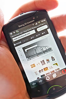 nero, divertimento, palmare, Internet, tempo libero, Telefono, portatile, sony, tecnologia, smartphone, mano umana, mano, numero, persone reali, parte del corpo umano, persona irriconoscibile, una persona, avvicinamento, comunicazione, detenzione, stili di vita, dispositivo di informazione portatile, strumento di misura, misurazione, connessione, tecnologia wireless, dito, testo, tastiera, 720P, CC0, dominio pubblico, privo di copyright