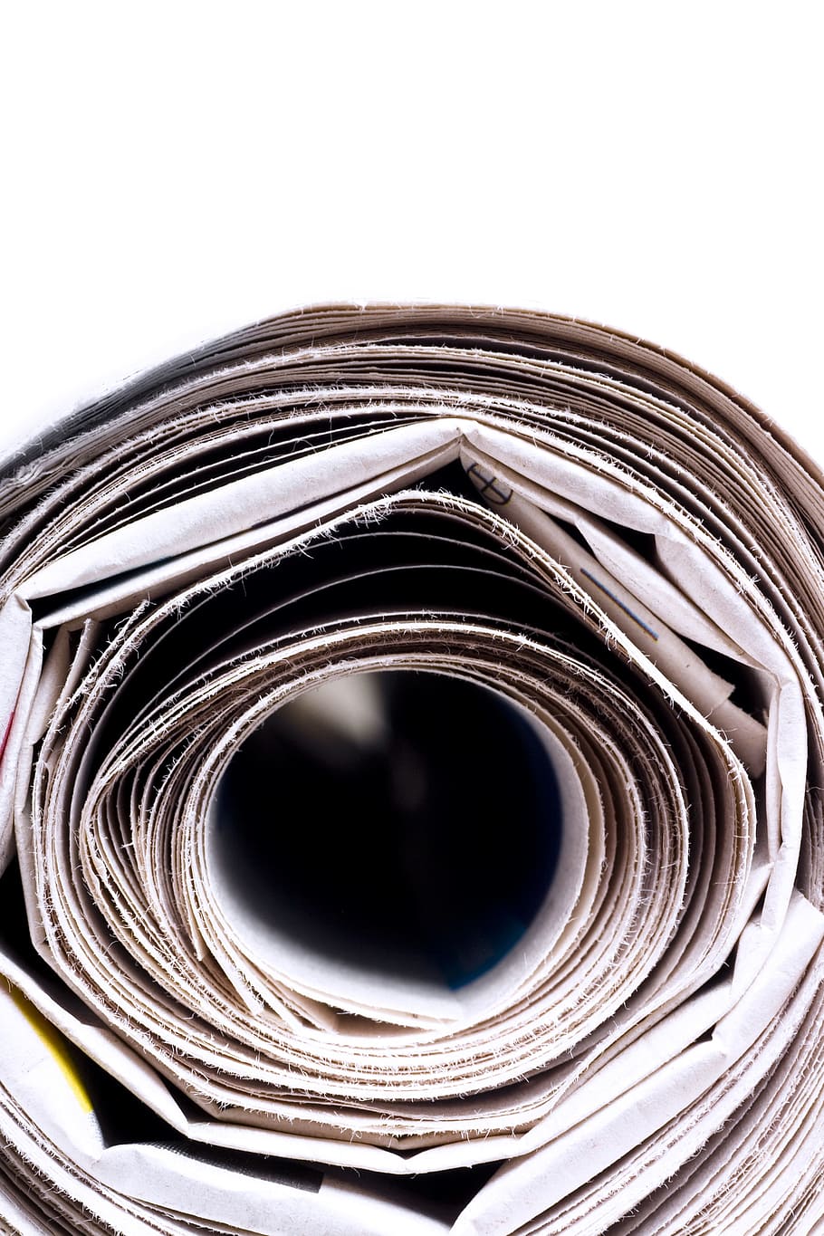 diaris, periòdic, premeu, pila, periodisme, plegat, escriure, negocis, paper, tabloide, fotografia, artsandentertain, Munt, diari, document, centrar-se en foregroun, horitzontal, reciclatge, suports d'impressió, journalheadlin, nota de premsa, Imprimir, anunci de desordre, primer pla, conceptsandideas, globalcommunicat, color, notícies d'última hora, text, informació mediu, article, suports impresos, enfocament selectiu, full de càlcul, els mitjans de comunicació, comunicació, tallar, fons blanc, tir de l'estudi, cap gent, a l'interior, cercle, sol objecte, forma geomètrica, forma, cultura i entreteniment artístic, metall, fet per l'home, objectes fets per l’home, cable, natura morta, tecnologia, estil clàssic, 4K