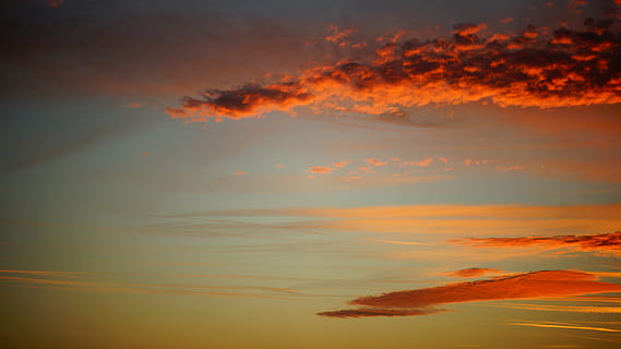 Wolken, Dämmerung, rot, Himmel, west, Sonnenuntergang, Farben, Abend, verblassen, Schönheit in der Natur, wolke - himmel, orange Farbe, Szenen - Natur, Ruhe, ruhige Szene, keine Leute, idyllisch, Natur, Dramatischer Himmel, draußen, Silhouette, Umgebung, Flachwinkelansicht, Nicht-städtische Szene, Scheu, atmosphärische Stimmung, romantischer Himmel, 5K, CC0, gemeinfrei, lizenzfrei