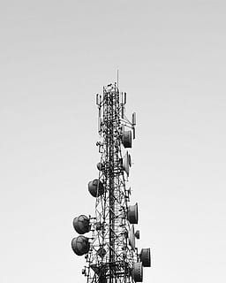 Mobilfunkmast, Turm, Rundfunk-, Satellitenschüssel, Kommunikation, Technologie, Satellit, Antenne - Antenne, Himmel, Verbindung, klarer Himmel, gebaute Struktur, die Architektur, keine Leute, Flachwinkelansicht, globale Kommunikation, kopieren sie platz, Tag, kabellose Technologie, Telekommunikationsausrüstung, draußen, 2K, CC0, gemeinfrei, lizenzfrei