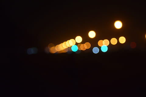 iluminat, semnal luminos, ușoară, far, LED, reflector, bec, asfalt, Diwali, etapă, viața de noapte, stâlp de felinar, neon, monedă, bani, drum, trecere de pietoni, lumina soarelui, astronomie, defocalizat, noapte, nici o persoana, luminos, lumină - fenomen natural, echipamente de iluminat, Fundal negru, model, geometrică, stradă, formă, transport, cerc, abstract, în interior, oraș, tehnologie, mişcare, proeminență, întuneric, 5K, CC0, domeniu public, fără drepturi de autor