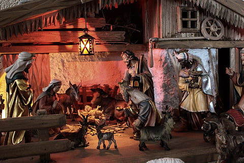 old, town, presentation, object, fig, figure, real people, group of people, built structure, men, architecture, people, building exterior, crowd, day, women, adult, clothing, domestic animals, livestock, outdoors, building, mammal, 1080P, CC0, public domain, royalty free
