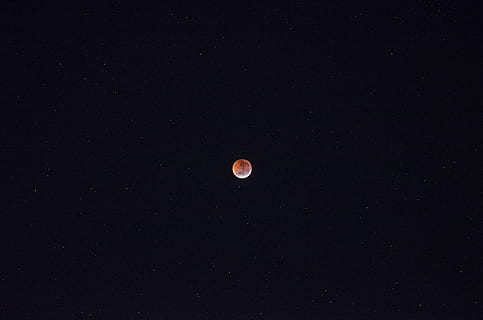 pleine lune, la nature, en plein air, éclipse, éclipse lunaire, Cosmos, nuit, lune, univers, espace, astronomie, océan, mer, eau, littoral, plage, côte, ciel étoilé, Minecraft, nébuleuse, planète, ciel, beauté dans la nature, scène tranquille, paysages - nature, tranquillité, faible angle de vue, personne, science, idyllique, étoile - espace, exploration de l'espace, espace et astronomie, majestueux, astrologie, lune planétaire, 4K, CC0, domaine public, libre de droits