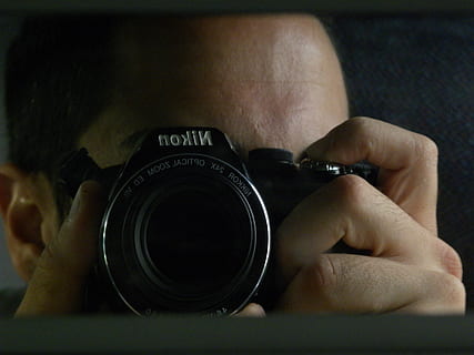camera, elektronica, menselijk, persoon, vinger, foto, fotografie, digitale camera, fotograaf, band, camera lens, videocamera, accessoires, sieraden, medeplichtig, diamant, edelsteen, hand-, stofbril, lensdop, camera - fotografische apparatuur, fotografie thema's, technologie, fotografische apparatuur, een persoon, fotograferen, bezit, menselijke hand, lens - optisch instrument, activiteit, echte mensen, detailopname, menselijk lichaamsdeel, vrijetijdsbesteding, slr camera, modern, 4K, CC0, publiek domein, royaltyvrij