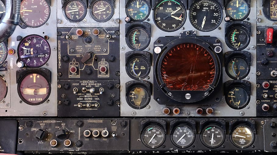 marcadors, controls, avió, vehicle aeri, panell de control, control, manera de transport, cabina, transport, indústria aeroespacial, interior del vehicle, primer pla, tecnologia, viatjar, panell, cap gent, marc complet, velocímetre, avió comercial, dia, cercle, a l'interior, complexitat, 4K