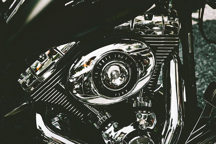 Nahaufnahmefoto, Motorradmotor, Chrom, klassisch, Nahansicht, Motor, metallisch, Motor-, Motorrad, Reflexion, retro, Silber-, Transportmittel, Landfahrzeug, Transport, keine Leute, Tag, Technologie, Metall, Auto, Kraftfahrzeug, draußen, Maschinen, High Angle View, Fahrzeugteil, Verbindung, Maschinenteil, Sonnenlicht, 4K