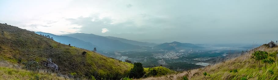 naturalesa, paisatge, muntanyes, cim, pics, herba, cel, horitzó, núvols, panorama, muntanya, escenics - natura, medi ambient, núvol - cel, Serra, bellesa a la natura, boira, terra, tranquil·litat, planta, escena tranquil·la, escena no urbana, panoràmica, cap gent, arbre, a l'aire lliure, 5K