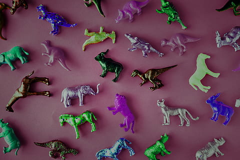 starověké, zvířat, roztříděný, sortimentu, Pozadí, dětství, detailní, sbírka, dinosaurus, rozmanité, účinek, slon, vyhynulý, postava, figurka, šťastný, Hroch, negativní, objekt, vzor, plastický, silný, uvnitř, nikdo, zastoupení zvířat, výběr, jídlo a pití, barevné pozadí, variace, vysoký úhel pohledu, studio shot, přímo nad, zastoupení, tvar, nachový, zelená barva, stálý život, skupina objektů, umělý, agrese, 4K, CC0, veřejná doména, bez autorských práv