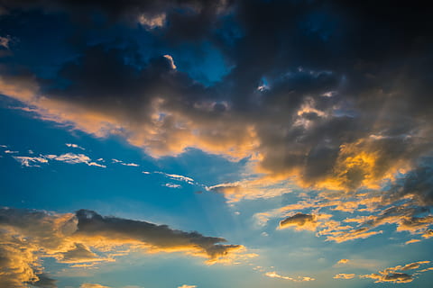 szenisch, Aussicht, Himmel, Dämmerung, 4 k Tapete, Trübung, Wolken, Wolkengebilde, Tageslicht, HD Wallpaper, idyllisch, Natur, Landschaft, Sonnenaufgang, Sonnenuntergang, wolke - himmel, Schönheit in der Natur, Szenen - Natur, Flachwinkelansicht, Ruhe, ruhige Szene, keine Leute, orange Farbe, Dramatischer Himmel, draußen, Sonnenlicht, launischer Himmel, Blau, Tag, Meteorologie, 5K, CC0, gemeinfrei, lizenzfrei