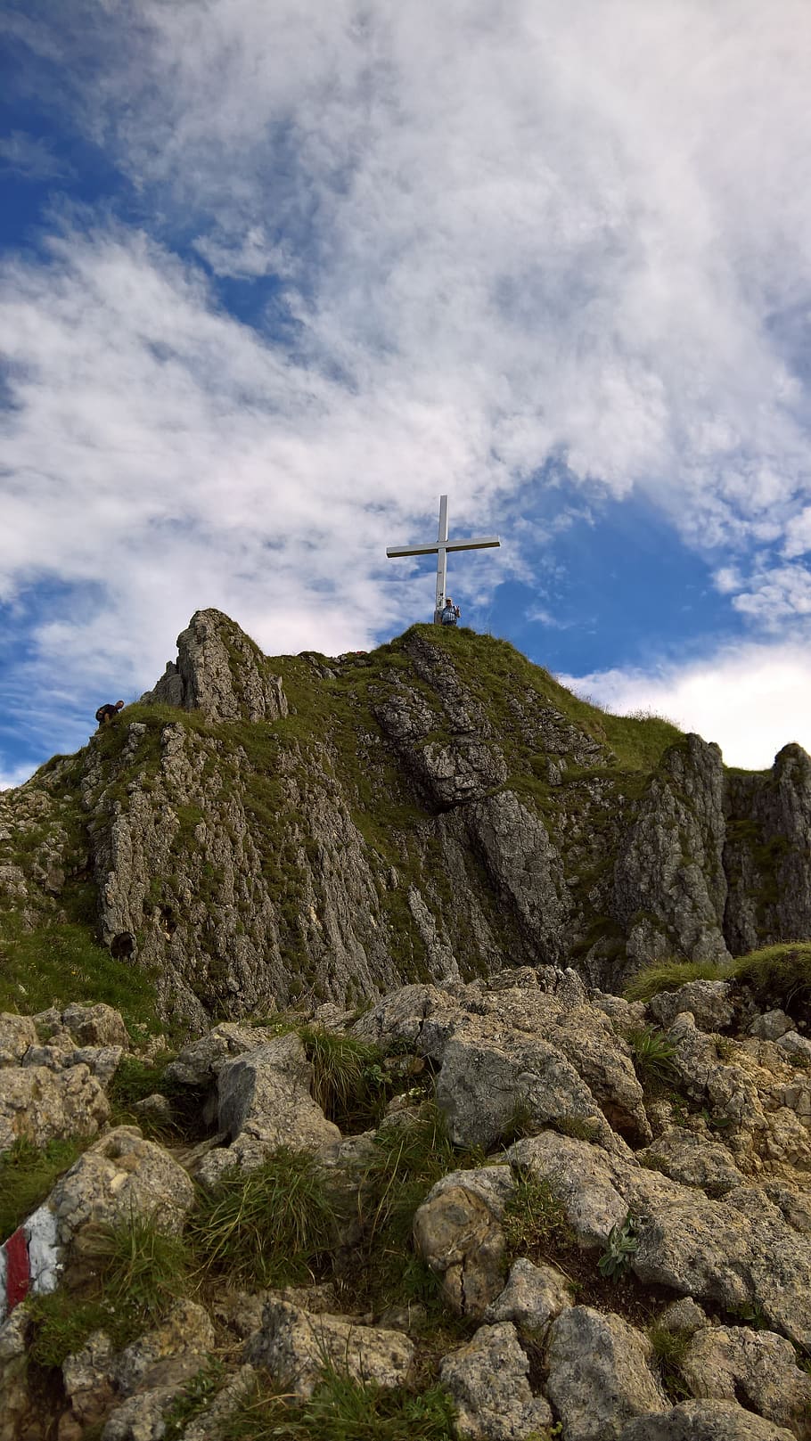 füssen, jezero, pohled na hrad, mrak - nebe, nebe, Skála, hora, rock - objekt, pevný, krása v přírodě, nízký úhel pohledu, Příroda, den, scenics - příroda, životní prostředí, Skalní formace, pohoří, klid, klidné scény, krajina, nikdo, paliva a energie, venku, formace, horský vrchol, 5K