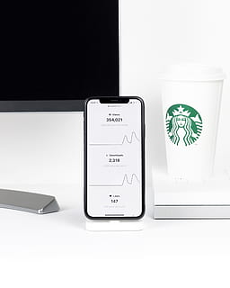 iphone x, à côté de, Starbucks, jetable, tasse, bureau, iphone, Pomme, café, La technologie, minimal, blanc, statistique, maquette, technologie, uidesign, ux, ui, designerdesk, graphique, vue, stat, setupinspiration, simple, téléphone intelligent, Téléphone, téléphone portable, affaires, équipement, l'Internet, ordinateur, écran tactile, Technologie sans fil, ordinateurs Apple, éditorial, mobilité, tablette numérique, 2K, CC0, domaine public, libre de droits