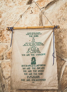 Text, Banner, Plakette, scrollen, Pflanze, Etikette, Zoo, Tier, Segeltuch, die Architektur, Altar, Gebäude, Kirche, Fotoautomat, Seite, Geschäft, Stand, Cliff, Natur, draußen, Kommunikation, westliche Schrift, keine Leute, hängend, Wandbau - Funktion, Zeichen, Wand, Information, Nahansicht, Skript, Tag, Papier-, nicht-westliche Schrift, gebaute Struktur, Warnschild, Hinweisschild, Gesundheitswesen und Medizin, Textil-, Botschaft, 5K, CC0, gemeinfrei, lizenzfrei