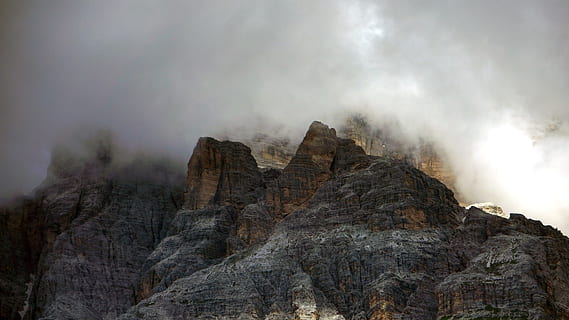 roccioso, montagna, nebbie, roccia, nuvoloso, nube, pietra, natura, roccia - oggetto, paesaggio, Paesaggi, all'aperto, scogliera, nuvola - cielo, geologia, viaggio, nebbia, cielo, picco di montagna, posto famoso, punto di riferimento nazionale, Cloudscape, turismo, bellezza nella natura, nessuno, vulcano, foresta, 5K, CC0, dominio pubblico, privo di copyright