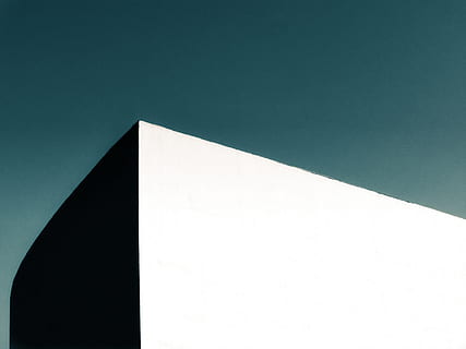 abstrato, geometria, forma, Bund, Xangai, cor, copie o espaço, ninguém, arquitetura, origens, estrutura construída, forma geométrica, único objeto, cor branca, forma triangular, fechar-se, quadro completo, papel, recurso de construção de parede, cinzento, azul, luz solar, ângulo, exterior do edifício, em branco, 4K, CC0, domínio público, royalty free
