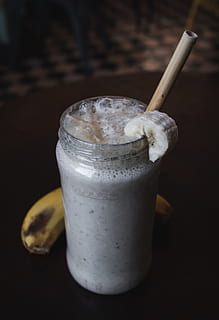 odświeżenie, koktajl, stół, dieta, domowej roboty, mleko, Słodkie, śniadanie, zdrowy, drink, napój, banan, owoc, wstrząsać, sok, migdałowy, przekąska, owies, kremowy, słoma, jedzenie i picie, Słomka, szkło, szklanka, jedzenie, świeżość, wewnątrz, martwa natura, zbliżenie, wyposażenie domu, żadnych ludzi, zdrowe odżywianie, Kawa, napój bezalkoholowy, 4K, CC0, domena publiczna, darmowe zdjęcia
