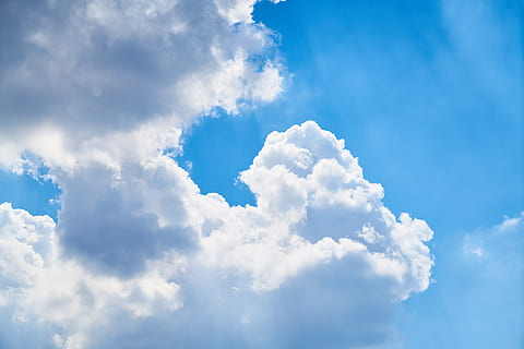 Sky, blå, himmel, skyer, natur, sommer, sol, landskab, morgen, atmosfære, ilt, smuk, forår, baggrund, struktur, mønster, blød, høj, sky - himmel, skønhed i naturen, baggrunde, scenics - natur, ro, cloudscape, hvid farve, idyllisk, rolig scene, sollys, fluffy, ingen mennesker, miljø, dag, skønhed, overskyet, udendørs, vind, ren, blødhed, lyse, meteorologi, 5K, CC0, offentligt domæne, royaltyfrie