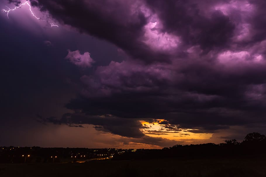 porpra, núvols, tempesta, llamps, ennuvolat, cel, posta de sol, vespre, llums, silueta, paisatge, naturalesa, núvol - cel, bellesa a la natura, cel dramàtic, escenics - natura, núvol de tempesta, núvol, medi ambient, cloudscape, cap gent, poder a la natura, fosc, a l'aire lliure, ominós, 5K