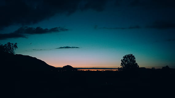 Alemanya, pfronten, cel, silueta, núvol - cel, arbre, bellesa a la natura, escenics - natura, escena tranquil·la, planta, tranquil·litat, naturalesa, cap gent, medi ambient, paisatge, fosc, nit, idíl·lic, escena no urbana, a l'aire lliure, blau, posta de sol, 5K, CC0, domini públic, lliure de regalies