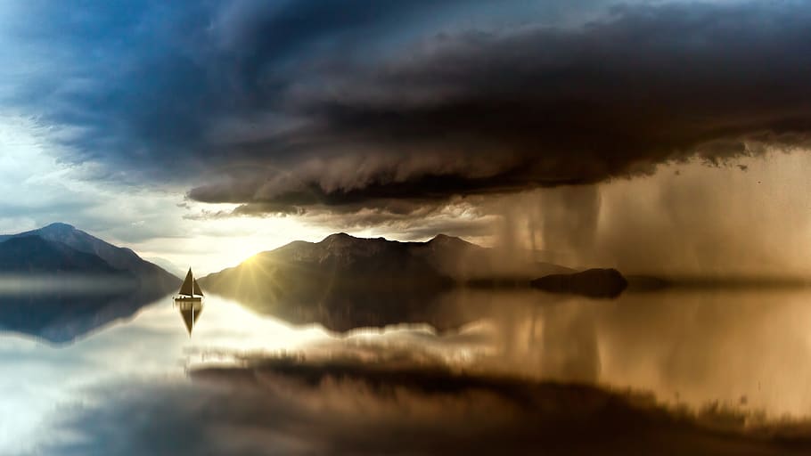 båd, hav, skumring, skyer, cloudscape, daggry, dagslys, aften, tåge, bjerg, ocean, udendørs, regn, regner, afspejling, naturskøn, silhuet, himmel, skyscape, storm, sol, solnedgang, rejse, vand, fartøjer, vejr, sky - himmel, skønhed i naturen, scenics - natur, ro, natur, rolig scene, idyllisk, sollys, ingen mennesker, solstråle, ikke-urbane scene, 5K