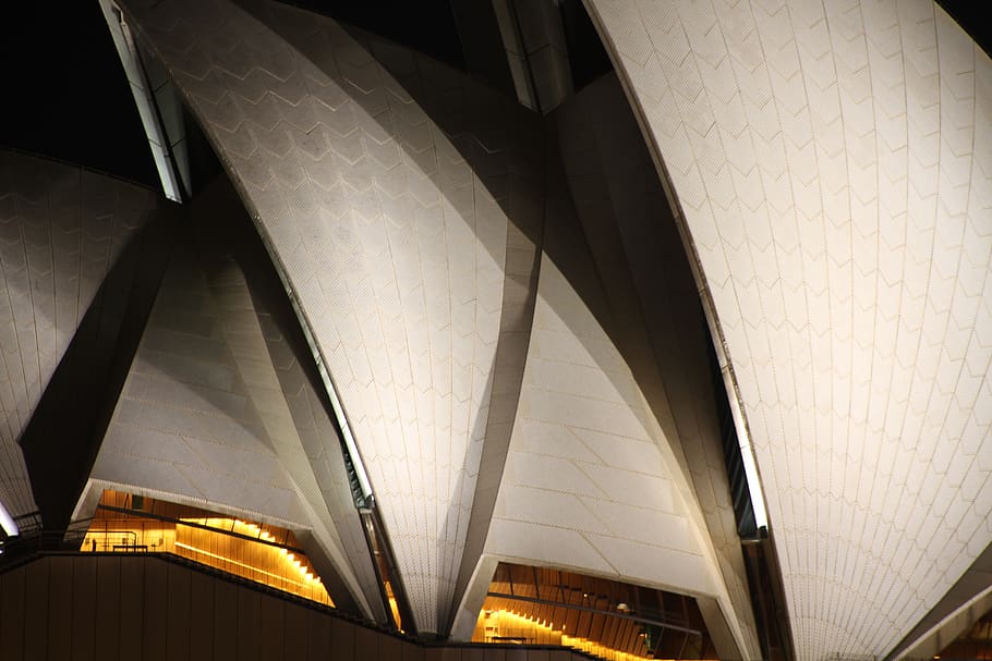 icònica, rajola, resum, australium, nightcape, paisatge urbà, exposició, nit, ombra, casa de l'Òpera de Sydney, sydney, terrat, sostre, ciutat, arquitectura, estructura construïda, il·luminat, a l'interior, vista d’angle baix, cap gent, transport, connexió, patró, equips d’il·luminació, modern, pont, vidre - material, columna arquitectònica, viatjar, pont - estructura feta per l'home, disseny, transport públic, pas inferior, 5K