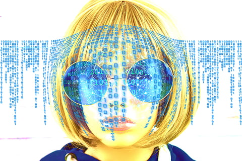 kvinna, elegant, nätverk, binär, ett, null, ge sig på, angrepp, smed, operativ system, binär kod, binärt system, bitar, dator, datavirus, datorvirus, datautbyte, digital, smittad, datavetenskap, kommunikation, webb, program, programmering, porträtt, en person, huvudskott, hår, kvinnor, frontvy, riktiga människor, närbild, kroppsdel, livsstilar, mänsklig kroppsdel, vuxen, tittar på kameran, frisyr, blont hår, ung vuxen, honor, mänskligt ansikte, digital komposit, mänskligt hår, dolda ansikte, 5K, CC0, offentligt domän, royaltyfria
