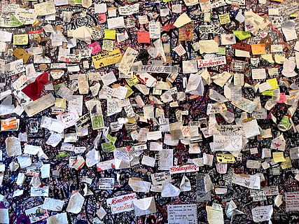 documenti, bacheca, testo, manifesto, annuncio pubblicitario, carta, brochure, aviatore, Verona, romeo, amore, arredamento, parete, sfondo, umano, persona, tappeto, i soldi, collage, biglietto, etichetta, spazzatura, fotogramma intero, abbondanza, sfondi, nessuno, grande gruppo di oggetti, multicolore, caratteristica della parete, architettura, comunicazione, nota adesiva, Messaggio, all'aperto, giorno, modello, Nota, 5K, CC0, dominio pubblico, privo di copyright