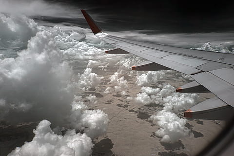 aeroplano grigio, aereo, veicolo, mezzi di trasporto, natura, all'aperto, volo, grigio, aereo di linea, paesaggio, cielo, scenario, vista aerea, nube, tempo metereologico, cielo azzurro, cumulo, poteva, decollare, ala, veicolo aereo, nuvola - cielo, volante, ala di aereo, modo di trasporto, movimento, nessuno, scenics - natura, bellezza nella natura, giorno, mezz'aria, viaggio, in movimento, industria aerospaziale, 5K, CC0, dominio pubblico, privo di copyright