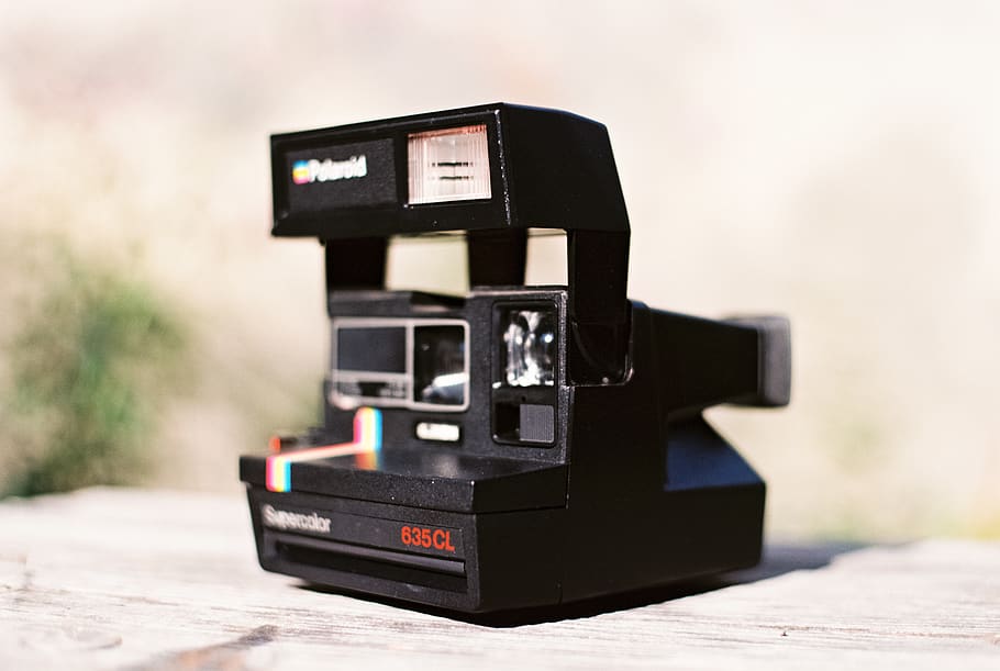 černá instantní kamera, okamžitý, Polaroid, Fotoaparát, supercolor, 635 cl, analogový, detailní, Jasný, Černá, detail, starý, retro, film, stánek, elektronika, zábavní centrum, motor, stroj, technologie, fotografická témata, nikdo, fotoaparát - fotografické vybavení, zařízení, zaměřit se na popředí, fotografické vybavení, retro stylu, digitální fotoaparát, průmysl, jeden objekt, uvnitř, Černá barva, umělecká kultura a zábava, elektronický průmysl, filmový průmysl, domácí videokamera, elektrické zařízení, 4K