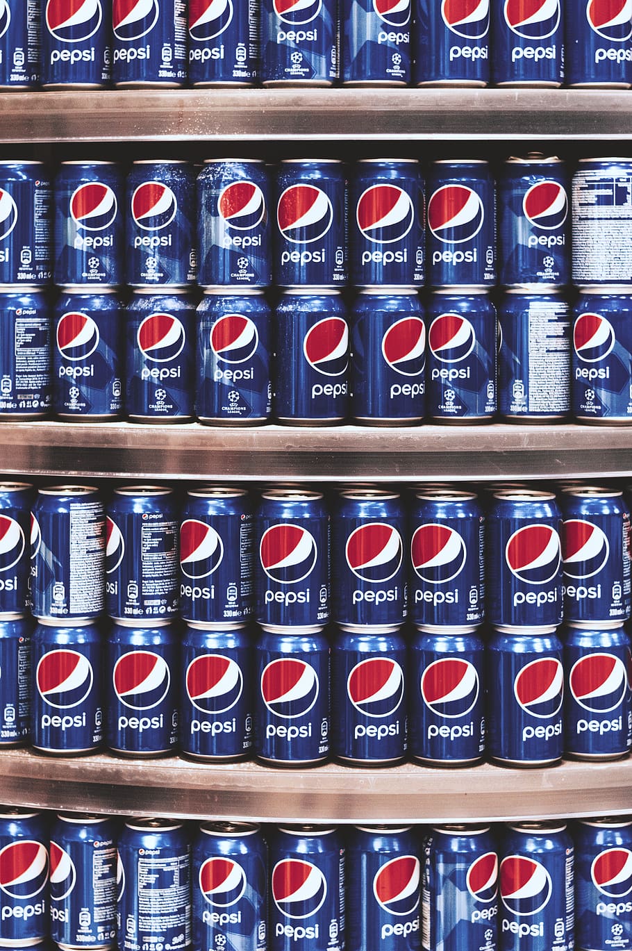 pepsi, napít se, vzor, umět, plechovky, produkt, prodejna, bok po boku, uvnitř, v řadě, nikdo, na prodej, výběr, uspořádání, variace, velká skupina objektů, maloobchodní, police, modrý, opakování, kontejner, pozadí, objednat, celý rám, nakupování, stálý život, sbírka, maloobchodní displej, konzumerismus, 5K