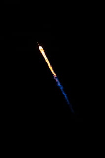 rocking, lentäminen, taivas, yöaikaan, raketti, antaa potkut, pyrstö, valo, tumma, yö-, ilta, ilotulitusraketti, lento, ponneaine, nopeasti, nopeus, SpaceX, ei ihmisiä, musta tausta, ilma-alus, kopiointitila, luonto, liike, yksi kohde, kuljetus, kuljetustapa, studio ammuttu, lentokone, höyryreitti, pilvi - taivas, ulkona, palaa, savu - fyysinen rakenne, 8K, CC0, public domain, rojaltivapaa