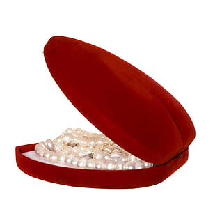 box, případ, rakev, zavřít, bedna, dekorace, dar, srdce, izolovaný, klenot, náhrdelník, Červené, samet, bílý, šperky, perlové šperky, vystříhnout, bohatství, luxus, bílé pozadí, studio shot, elegance, lesklý, drahokam, nikdo, móda, bílá barva, krása, jeden objekt, uvnitř, diamant - drahokam, vyšperkovaný, osobní příslušenství, polodrahokam, den svatého Valentýna - dovolená, , CC0, veřejná doména, bez autorských práv
