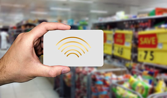 alışveriş yapmak, Satın alma, harita, tarama, taramak için, Çıkış yapmak, parasız, Çip kartı, yonga, satın almak, iş, süpermarket, Market, müzik, el, Tut, adam, insan eli, insan vücudu parçası, tutma, ön plana odaklanmak, bir kişi, iletişim, kâğıt, yaratıcılık, içeriye, yetişkin, Sarı, parmak, insan parmağı, kapatmak, gerçek insanlar, aktivite, erkekler, mesaj, pazarlama, boş, 4K, CC0, kamu malı, telif ücretsiz