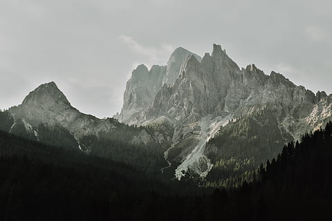 avvicinamento, foto, picco di montagna, Alpi, nuvole, freddo, luce del giorno, giorno, ghiacciaio, alto, ghiaccio, paesaggio, vette, cima di montagna, montagne, natura, carta da parati della natura, rocce, panoramico, cielo, la neve, vertice, inverno, montagna, catena montuosa, bellezza nella natura, scenics - natura, nuvola - cielo, ambiente, terra, la tranquillità, scena tranquilla, nessuno, roccia, solido, viaggio, all'aperto, scena non urbana, albero di conifere, cresta montuosa, Pino, 5K, CC0, dominio pubblico, privo di copyright