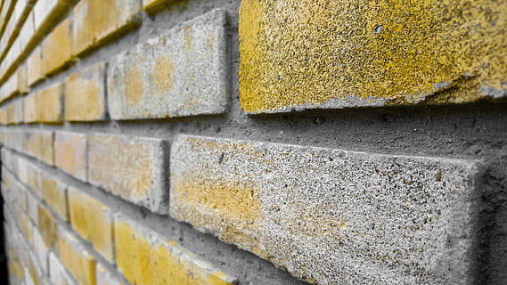 mattone, giallo, struttura, parete, architettura, struttura costruita, caratteristica della parete, strutturato, nessuno, sfondi, muro di mattoni, avvicinamento, fotogramma intero, giorno, modello, ruvido, calcestruzzo, all'aperto, messa a fuoco selettiva, esterno dell'edificio, di fila, muro di pietra, 5K, CC0, dominio pubblico, privo di copyright