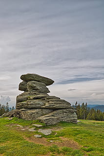 Rock, Teufelsstein, Wolken, Bäume, Natur, Gras, Grün, Wiese, solide, Rock - Objekt, Himmel, Balance, grüne Farbe, Ruhe, wolke - himmel, Stapel, keine Leute, Schönheit in der Natur, Pflanze, ruhige Szene, Szenen - Natur, Tag, Land, Landschaft, Stein - Objekt, draußen, 4K, CC0, gemeinfrei, lizenzfrei