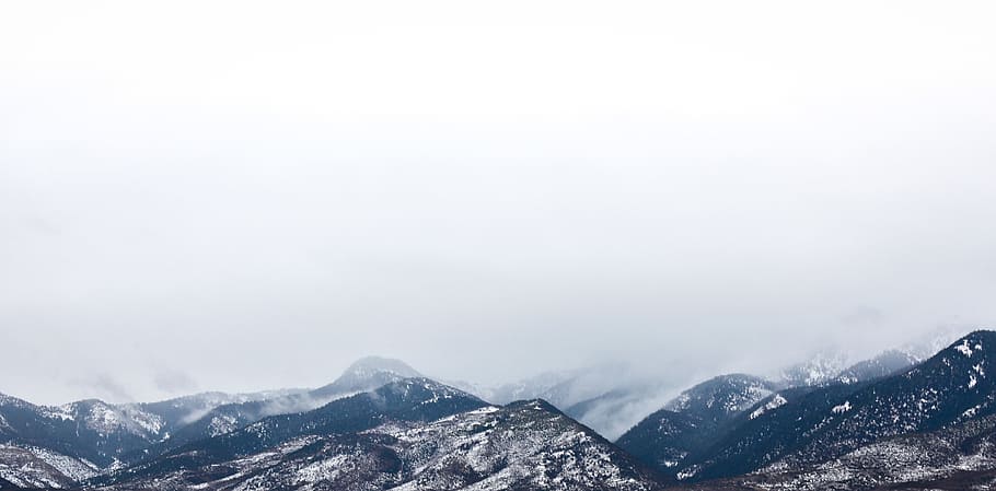 sne, belagt, bjerg, hvid, skyer, højde, kold, dagslys, høj, is, landskab, bjergtop, bjerge, natur, udendørs, naturskøn, himmel, vinter, vinterlandskab, offentlige domæne billeder, kold temperatur, bjergkæde, scenics - natur, miljø, skønhed i naturen, tåge, kopiere plads, ingen mennesker, ro, rolig scene, dag, sky - himmel, snedækket bjerg, 5K