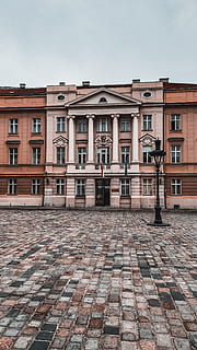 edifício marrom, passarela, caminho, calçada, pavimento, calçada portuguesa, urbano, Croácia, zagreb, Cidade, centro da cidade, construção, arquitetura, tapete, laje, casa, mansão, habitação, pavament, cores, exterior do edifício, estrutura construída, janela, céu, Distrito residencial, ninguém, dia, céu limpo, natureza, em uma sequência, ao ar livre, rua, visão de baixo ângulo, lado a lado, tijolo, casinha, apartamento, 4K, CC0, domínio público, royalty free
