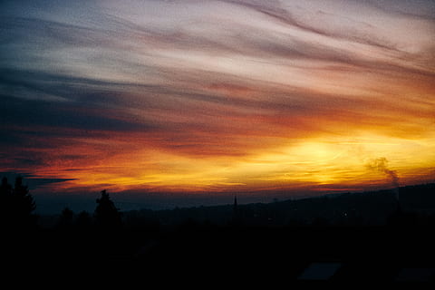 auringonlasku, Puut, taivas, pilviä, Wolken, sunnenuntergang, punainen, pilvi - taivas, siluetti, kauneus luonnossa, oranssi väri, luonto, maisemat - luonto, ei ihmisiä, tyyneys, rauhallinen kohtaus, maisema, ympäristö, dramaattinen taivas, ulkona, idyllinen, arkkitehtuuri, tumma, aavemainen, horisontti, romanttinen taivas, 8K, CC0, public domain, rojaltivapaa
