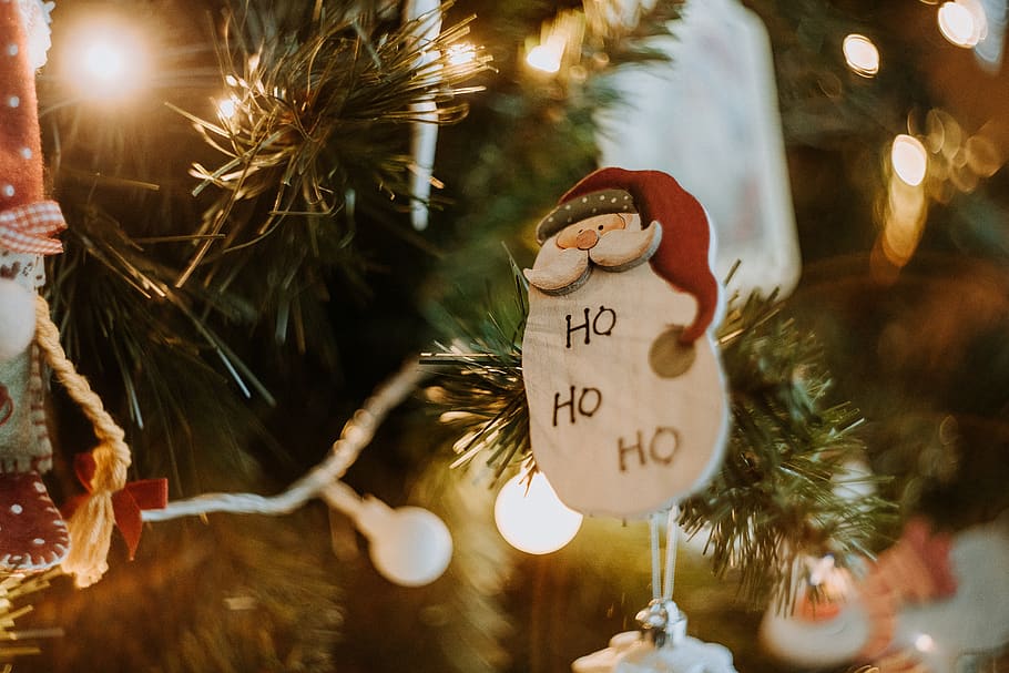 arredamento di Babbo Natale, festivo, vacanza, albero, ornamento, luce natalizia, Ho ho ho, Santa Clau, decorazione, albero di Natale, Natale, celebrazione, decorazione natalizia, ornamento di Natale, illuminato, sospeso, testo, nessuno, rappresentazione, evento di celebrazione, luci di Natale, avvicinamento, a forma di cuore, sceneggiatura occidentale, in casa, emozione positiva, riflesso lente, 5K